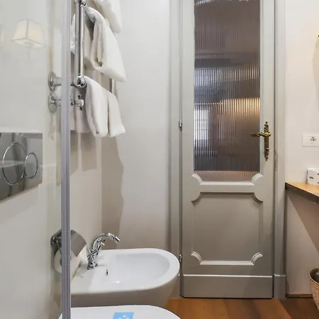 - Pitti 8 With Amazing View Apartment Florence