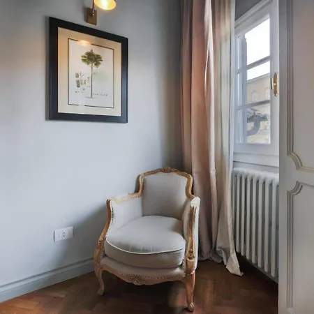 - Pitti 8 With Amazing View Apartment